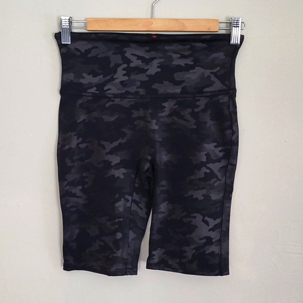 SPANX Black Gray Camo High-Waist Bike Shorts